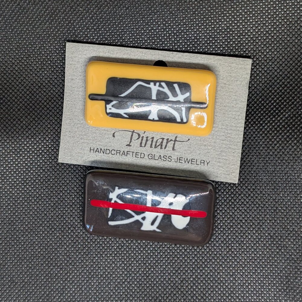 Pair of Vintage Pinart Handcrafted Art Glass Brooches Pins one NWT 1988 Y2K